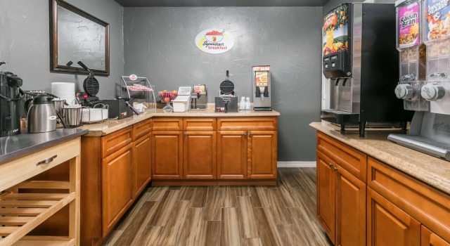 Super 8 by Wyndham Arlington Near AT&T Stadium, Забронировать Мини-отель Отели Арлингтон с бассейном, Бассейн