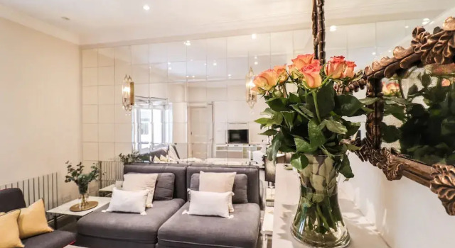 Beautiful Kensington Garden Apartment