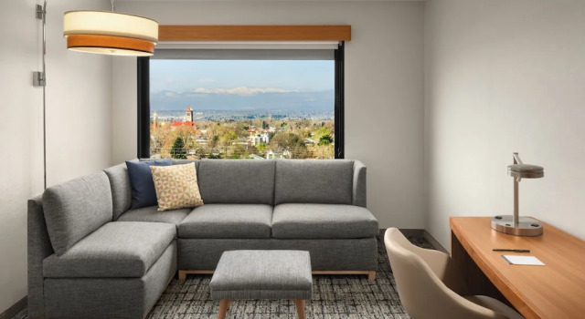 Номер с видом на горы Hyatt Place Denver Cherry Creek