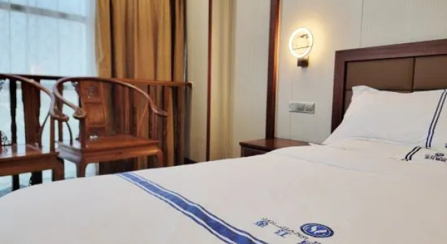 Suite Jinjiang Hotel