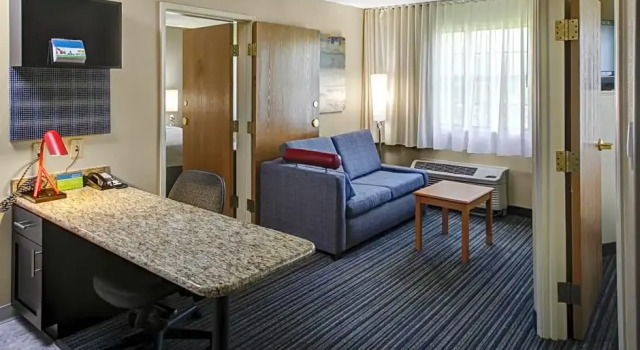 Четырёхместный люкс с 2 комнатами TownePlace Suites Atlanta Buckhead