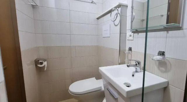 Standard- tredobbelt værelse med altan Master Hotel