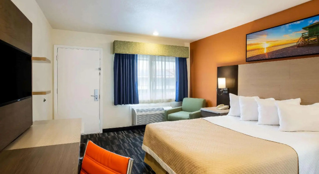 Двухместный номер Days Inn by Wyndham Monterey Downtown