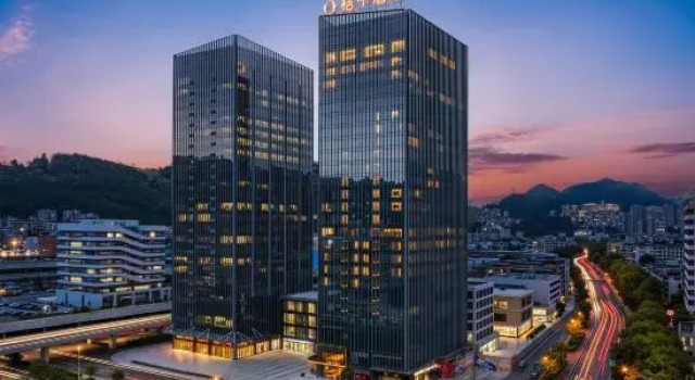 Orange Hotel (Liupanshui High-Speed Rail Station Renmin Square Branch)