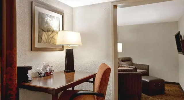 Люкс c 1 комнатой Hampton Inn Fort Wayne-Southwest