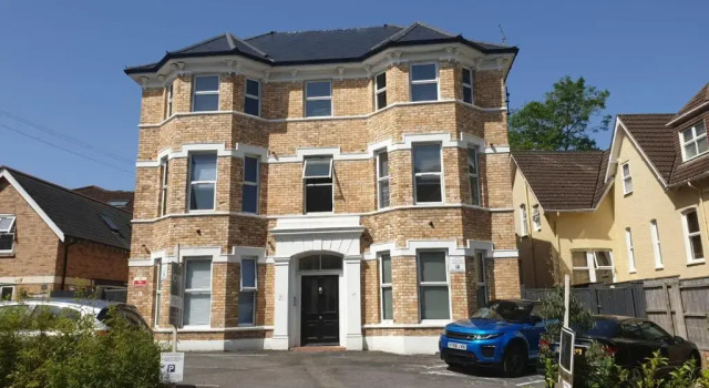 Superb 2 beds 2 baths New Apartment w/ Garden+Patio, Varaa Huoneisto Asunnot kohteessa Merseyside, Huoneisto