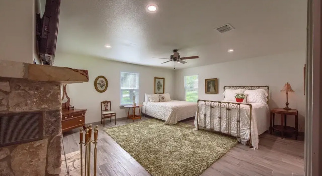 Down River Haus Ld 727 3 Bedroom Home by RedAwning