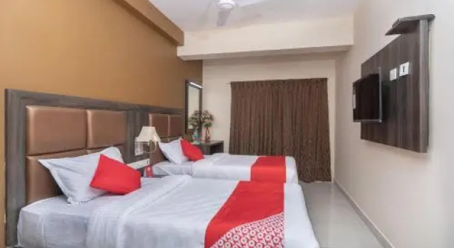 V Grand By OYO Rooms, Varaa Hotelli Tiruchirapalli Tamil Nadu