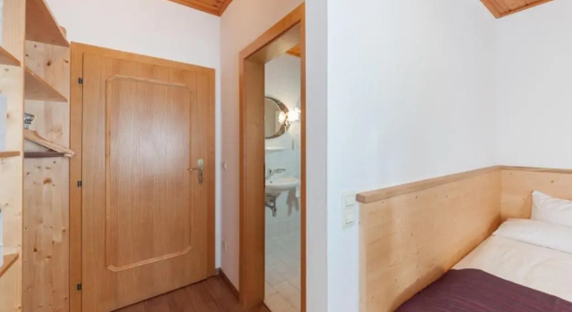 Номер Standard Pension Oberjörg