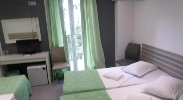 Четырёхместный номер Standard Nafsika Hotel Athens Centre