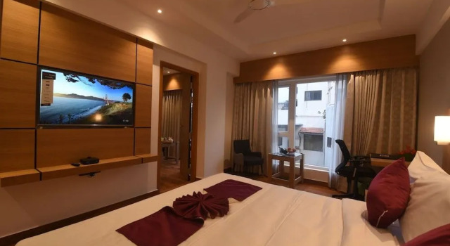 Emerald Clarks Inn Suites, Забронировать Отель Бизнес-отели штата Карнатаки, 4* 5*