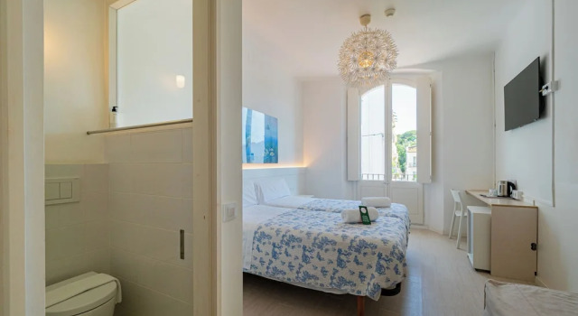 Номер Superior Hostal Marina Cadaqués