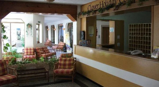 Clover Holiday Complex, Забронировать Отель Отели Ауры 3 звезды, 3*