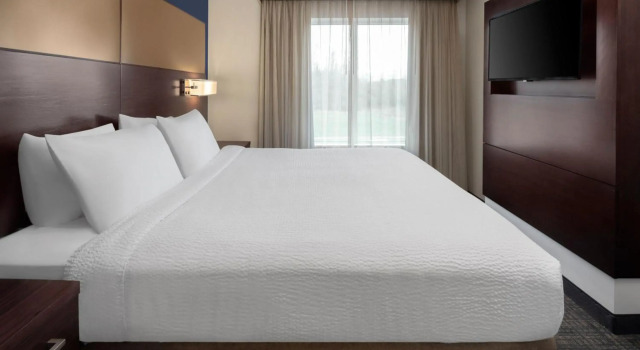 Residence Inn Wheeling-St. Clairsville, OH, Book Hotel Hoteller i St Clairsville med pool, Swimmingpool