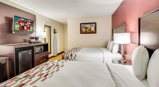 Четырёхместный номер Deluxe Red Roof Inn Franklin, KY