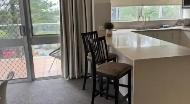 Апартаменты Standard с 2 комнатами с балконом Pacific Regis Beachfront Holiday Apartments
