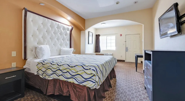 Двухместный номер Capital O Deluxe Inn Channelview Houston I-10