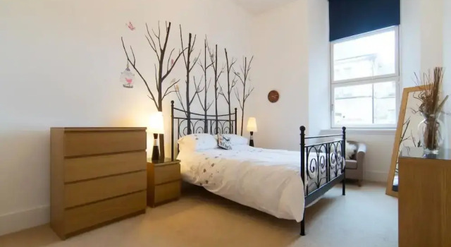 Elegant & Spacious 2 Bedroom Apt, Забронировать Отель Глазго 