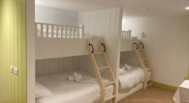 Четырёхместный номер Standard Walshs Hotel and Apartments