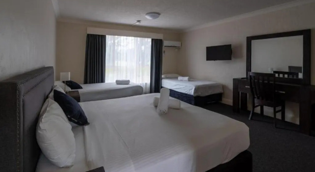 Четырёхместный семейный номер Standard Golf Place Inn Wollongong