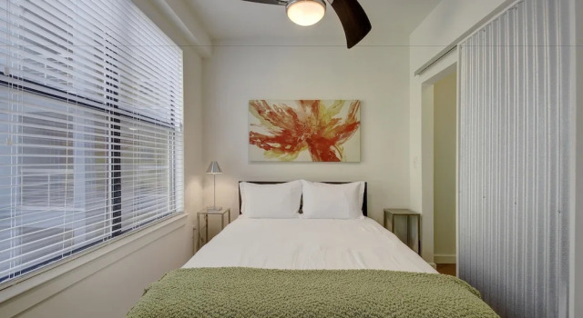 StayLo Luxe Studio in the Heart of SoCo, Забронировать Отель Отели Остина 3 звезды, рядом с South First Street, 3*