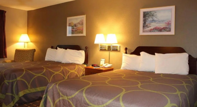 Четырёхместный номер Standard Super 8 by Wyndham Valparaiso