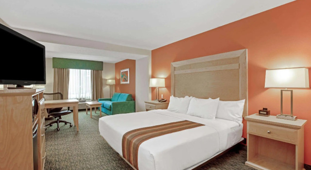Двухместный люкс Deluxe La Quinta by Wyndham Grand Forks
