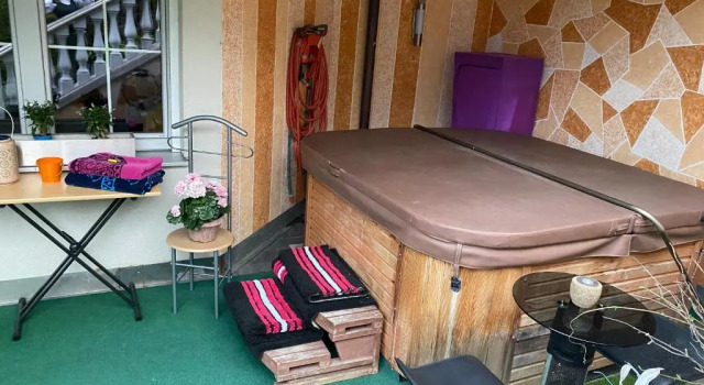 Апартаменты Modernes Alpenapartment mit Sauna Wintergarten und Pool