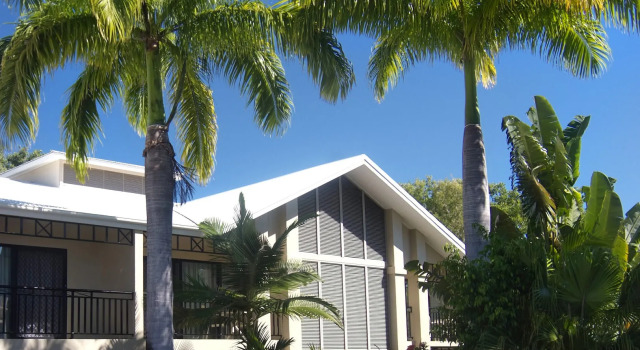 Trinity Beach Club Holiday Apartments