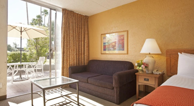 Deluxe Kahden hengen huone näkymä sisäpihalle The Arizona Riverpark Inn