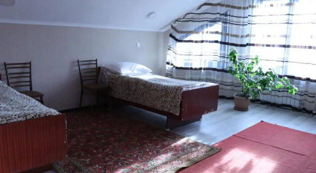 Hostel On Karasaeva 13, Book Hostel / Vandrerhjem Hostels i Issyk-Kul Region, Hostel / Vandrerhjem