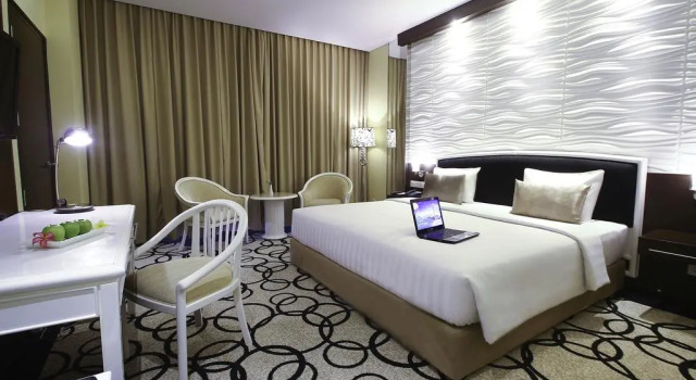 Номер Superior Hotel New Saphir Yogyakarta