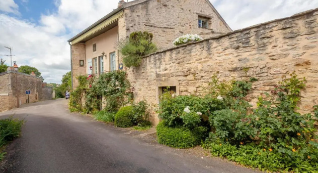 La "Petite" Maison, Rezerwuj Hotel Saint-Romain Burgundia