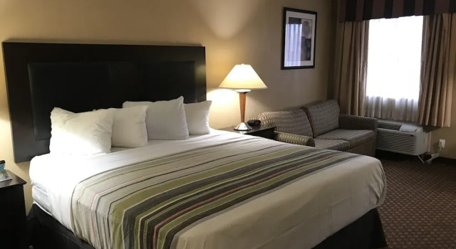 Двухместный номер Standard Country Inn & Suites by Radisson, Indianapolis East, IN