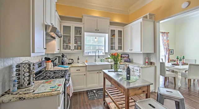 Коттедж Renovated 'carnegie Cottage' - Walk to Dtwn!