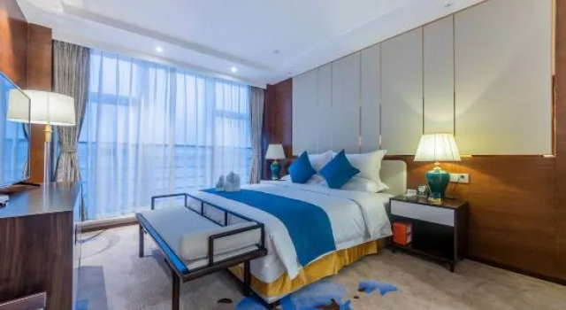 Люкс Business Days Hotel By Wyndham Chongqing Keyuan