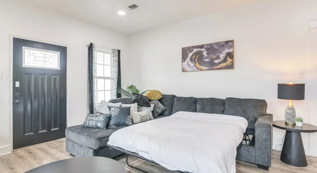 < 1 Mi to Beaches: Galveston Retreat w/ Patio!