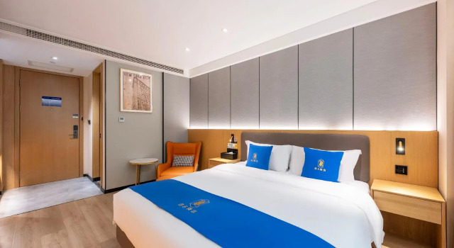 Super 8 Hotel (Beijing Sanlitun Taikoo Li Tuanjiehu Subway Station)
