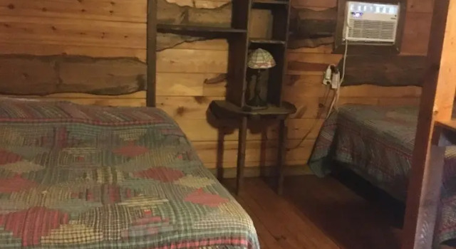 Lago Linda Hideaway Camp, Rezerwuj Pole kempingowe Beattyville Kentucky