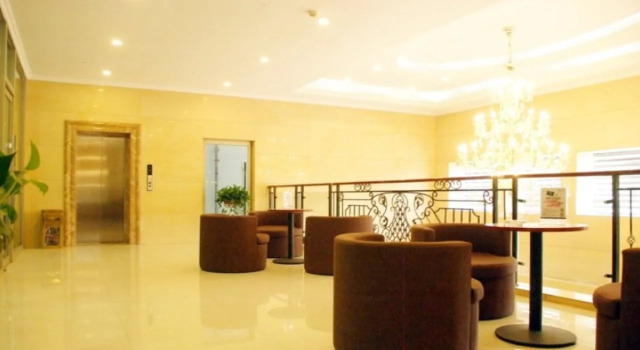 Greentree Inn Shandong Zaozhuang Tengzhou Fuqian Road Longquan Square Business Hotel, Book Hotel Hoteller i Tengzhou med parkering, Parkering