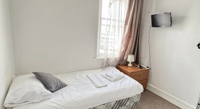 Номер Economy Carlton Court Hotel