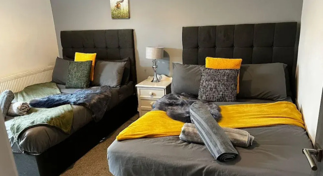 Stay in Comfort , Completely Renovated, Забронировать Дом для отпуска Cornelly Бридженд