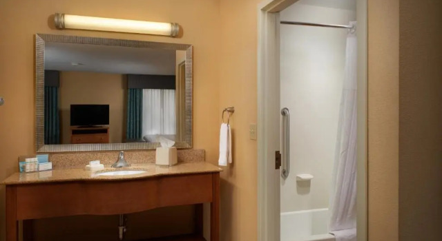 Студия Hampton Inn & Suites Canton
