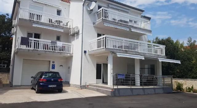 Апартаменты c 1 комнатой с балконом и с красивым видом из окна Apartmani I+J Miletic