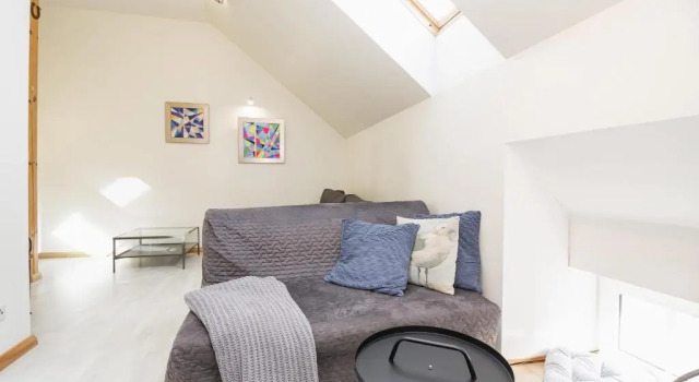 Beachfront Art Gallery Mansard One Bedroom Suite in Historic Bath-House