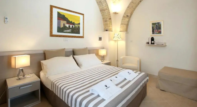 Студия Victoria Royal Apartments & Rooms