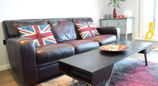 East London 2 Bed Flat With Balcony