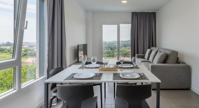 Apartamentos Onzamar, Забронировать Апартаменты/квартира Отели Санхенхо с парковкой, рядом с Пляж Silgar, Парковка
