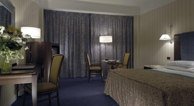 Radisson Blu Hotel, Florence, Book Hotel Hotels in Florence with Parking, Parking