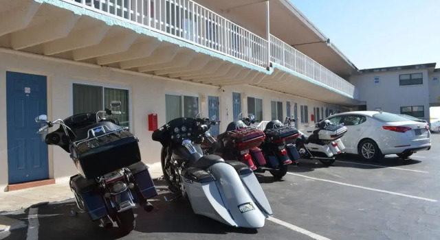 Sunrise Inn On The Beach